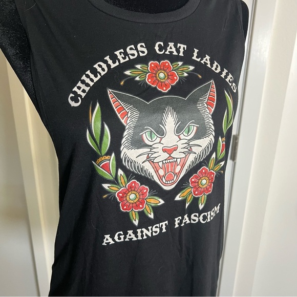 Childless Cat Ladies Against Fascism Black Cat Flower Graphic Tank Top Sz Medium - Picture 2 of 8